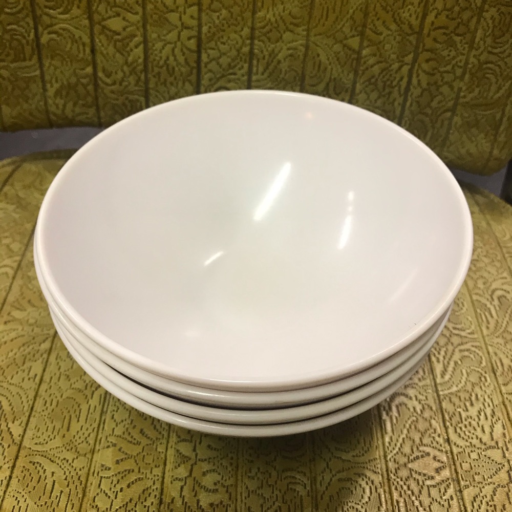 4 VINTAGE WHITE SUN VALLEY BRAND MELMAC BOWLS
